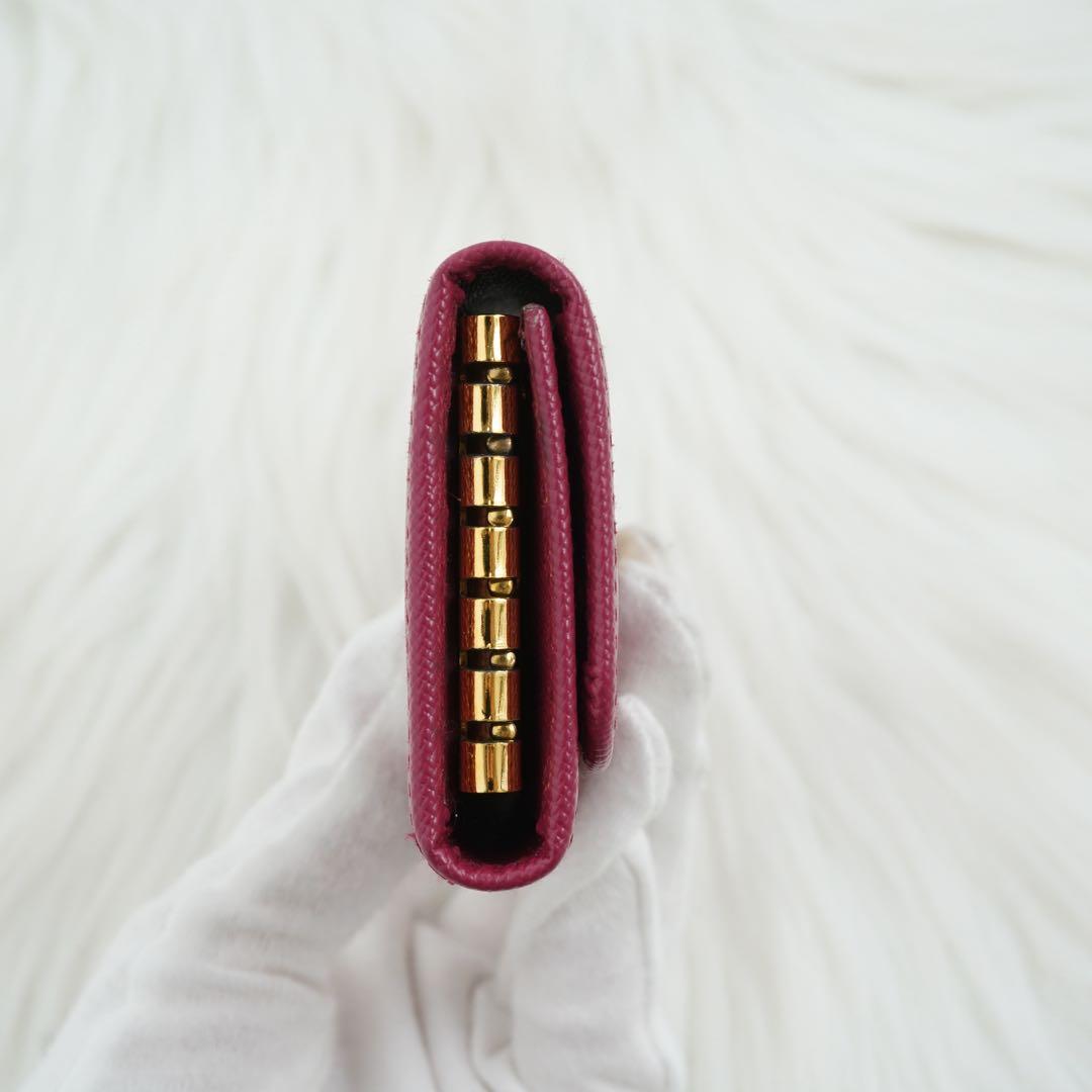 新品同様　PRADA プラダ　キーケース　サフィアーノレザー　メタルロゴ　ピンク