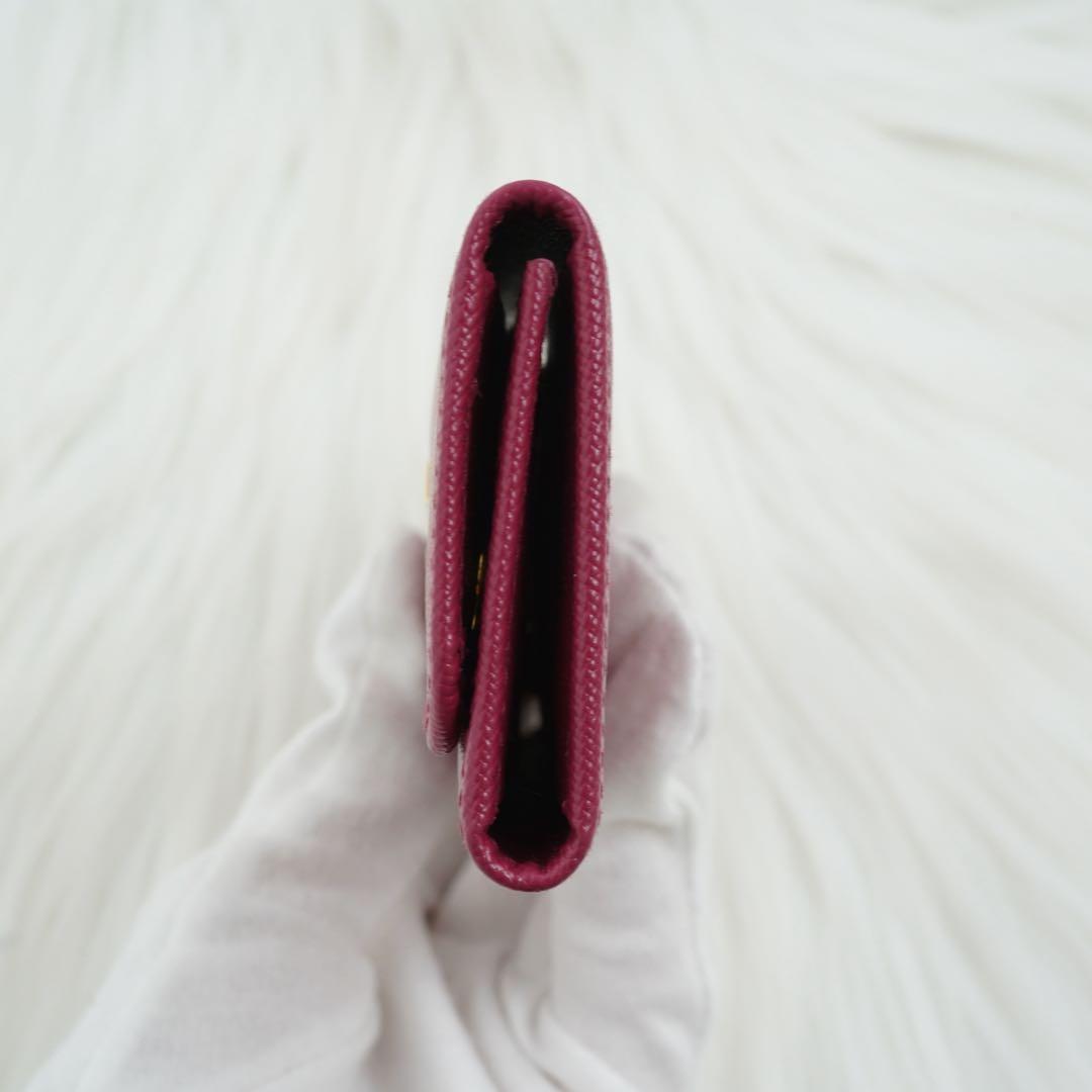 新品同様　PRADA プラダ　キーケース　サフィアーノレザー　メタルロゴ　ピンク