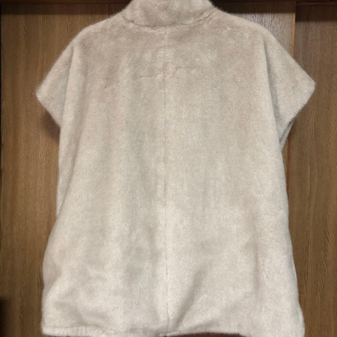 【新品タグ付き】CLOCHE mal.レレレさん⭐︎フェイクファージップベスト