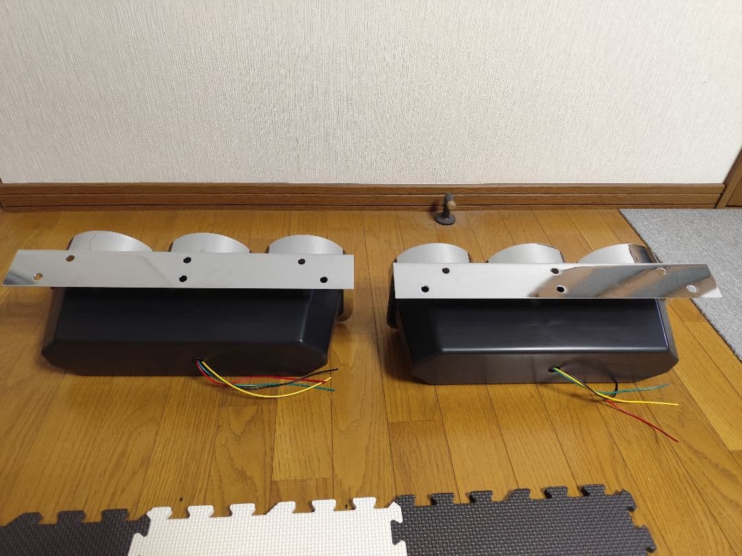 未使用 トラック ロケット3連テール ハロゲン