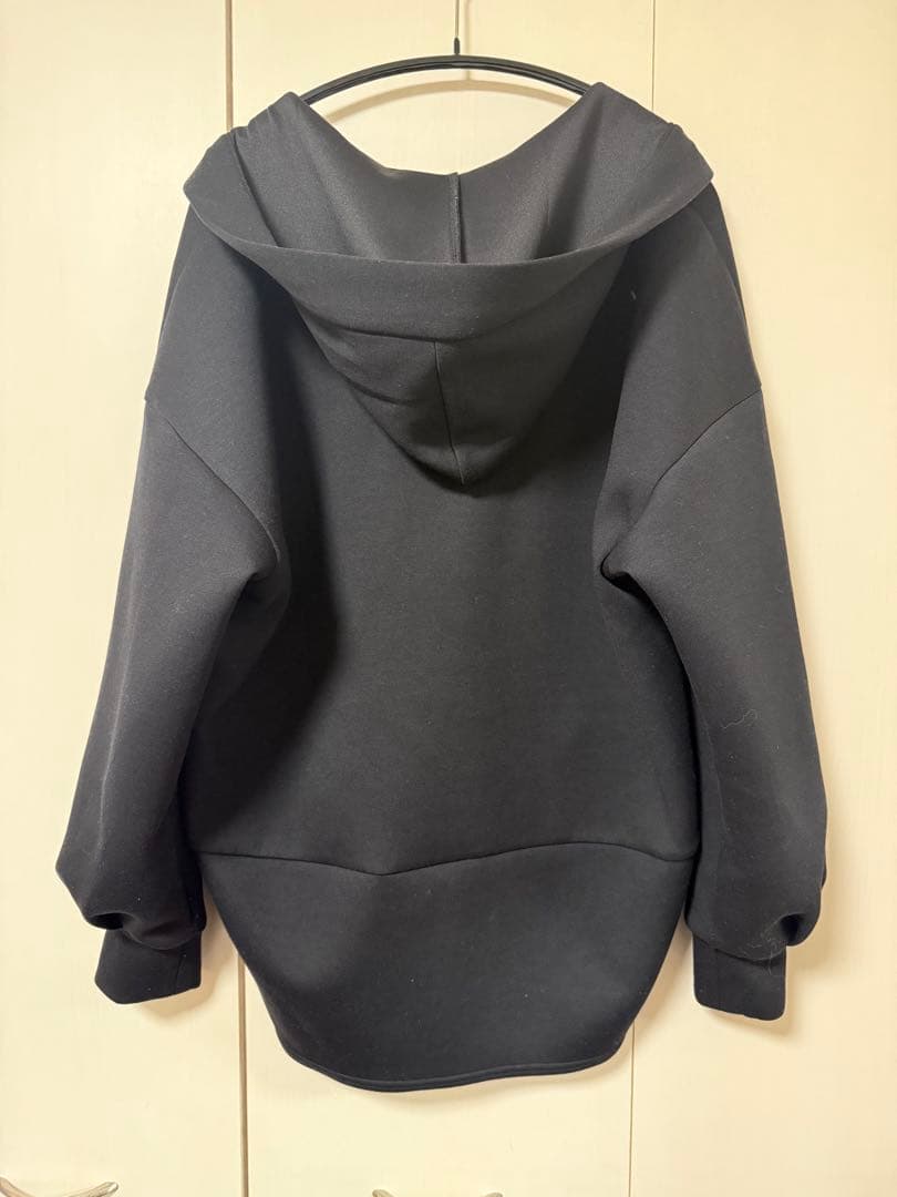 【極美品】Liesse ダンボールスキッパー　フードトップス　ブラック