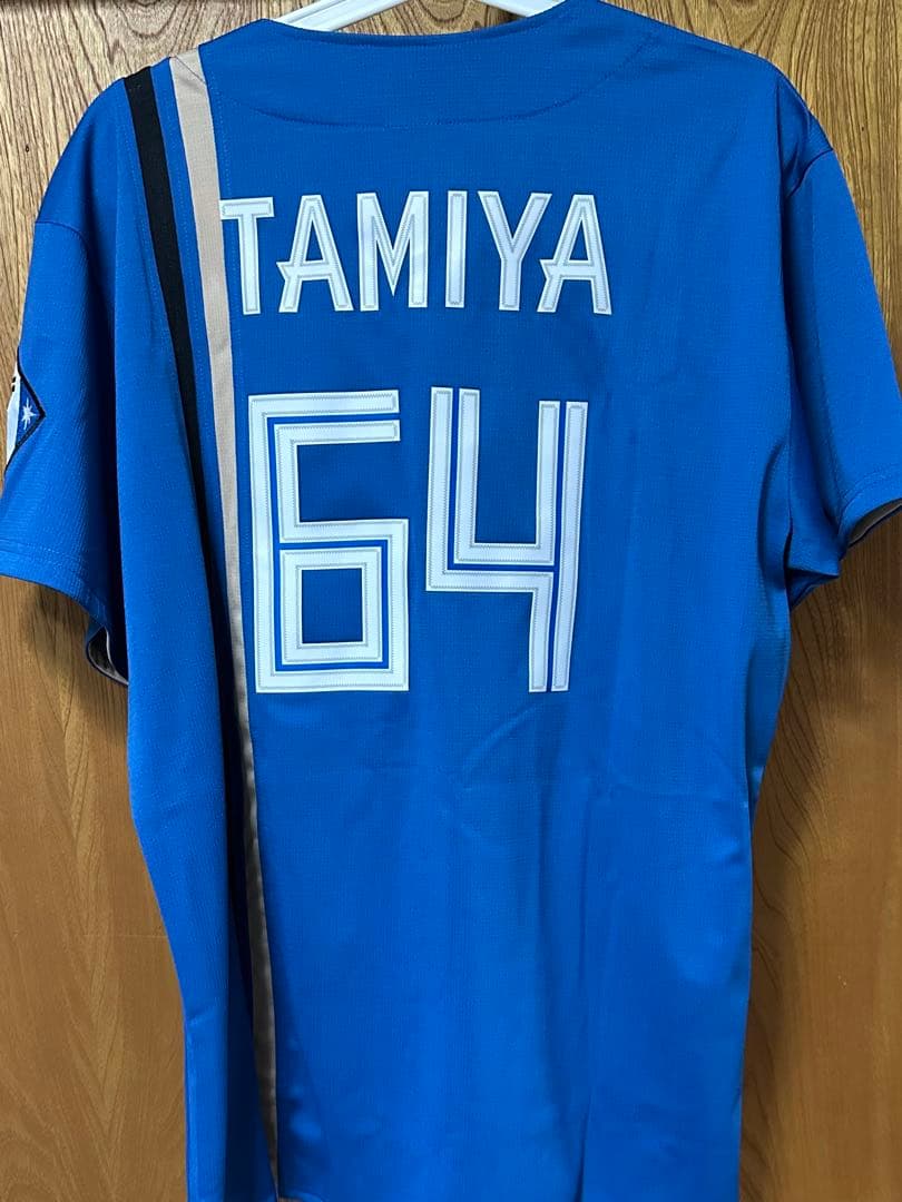 北海道日本ハムファイターズ　#64 田宮裕涼選手　ビジターユニフォーム