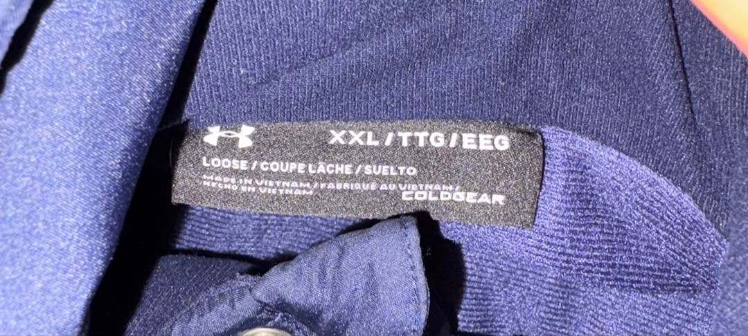 定価2万円　Under Armour ベンチコート ネイビー