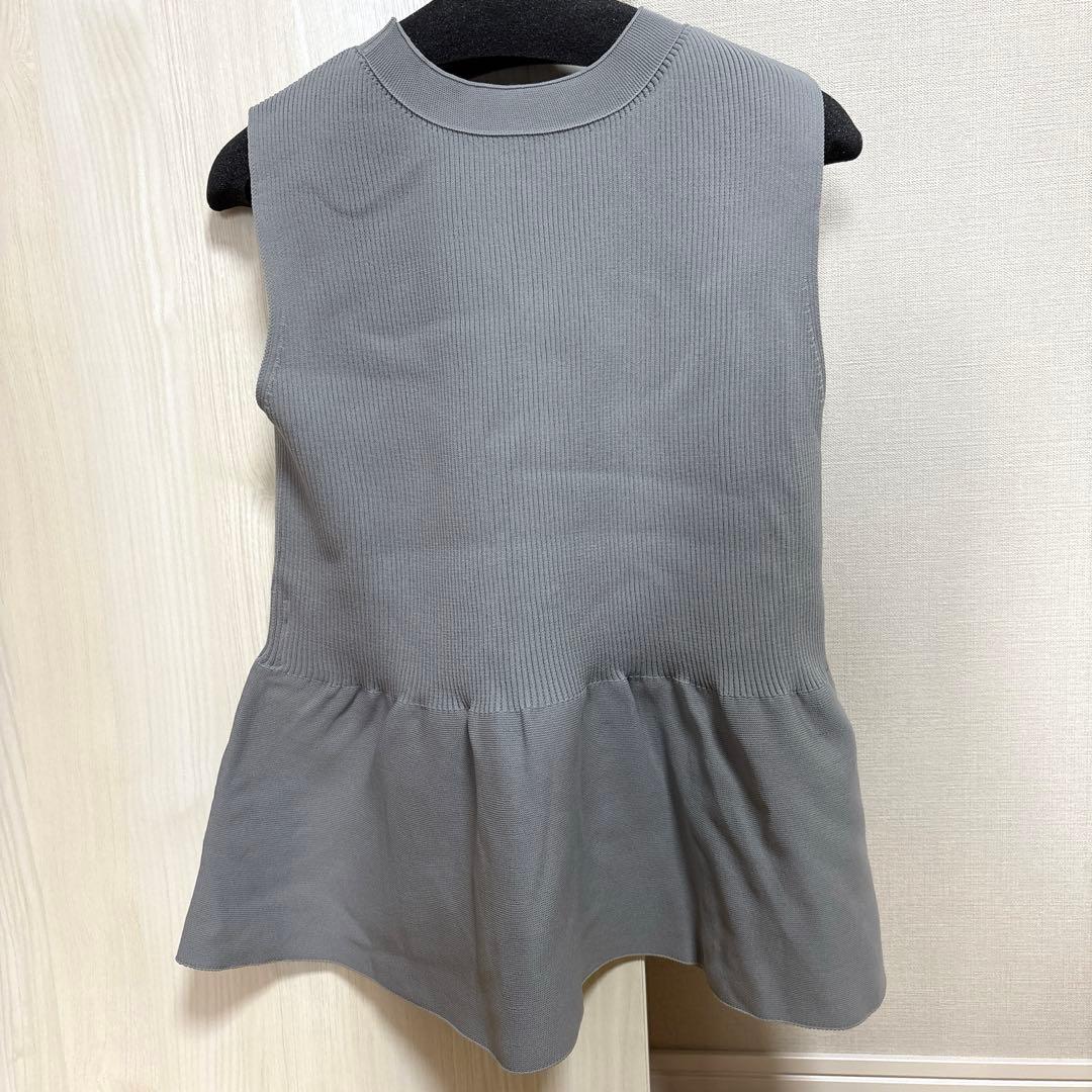 新品！トゥモローランド　フォームニット ペプラムベスト