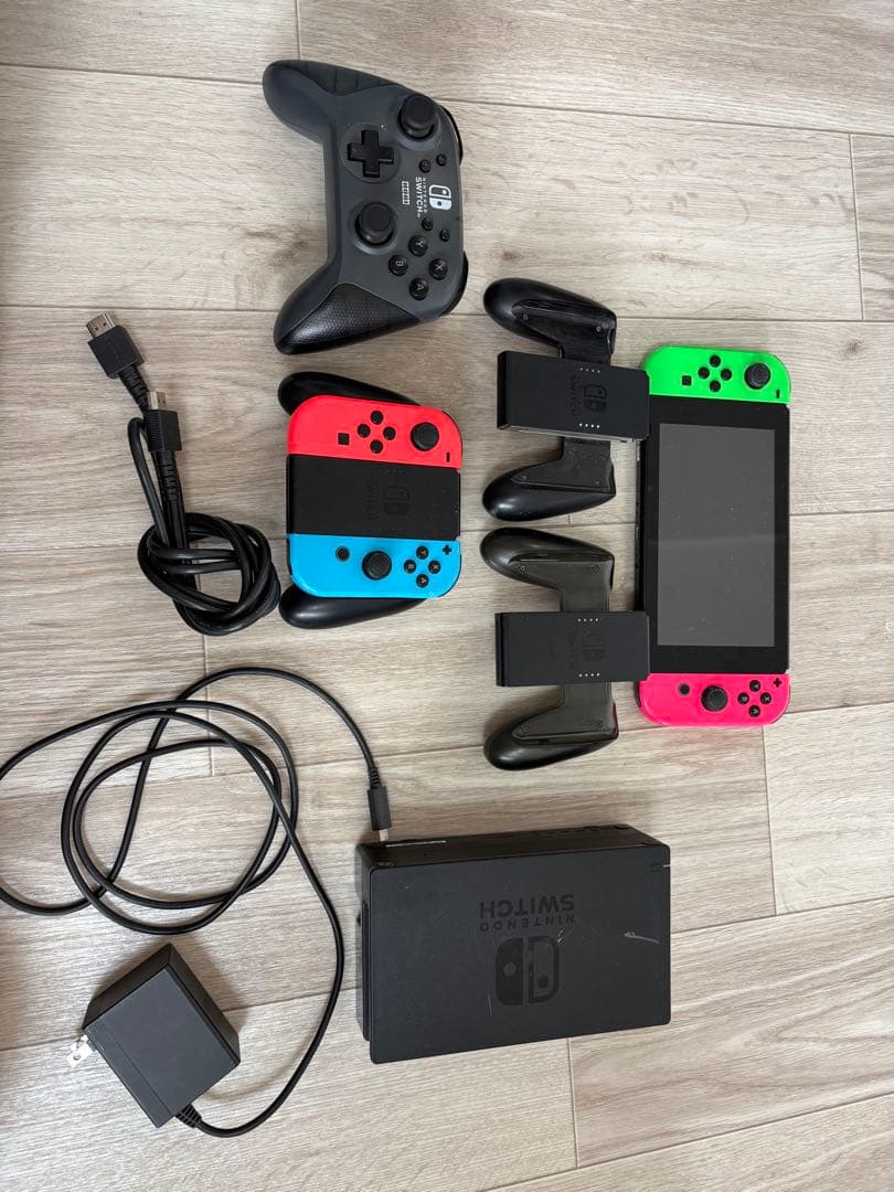 【ジャンク扱い】Nintendo Switch 本体 +コントローラー