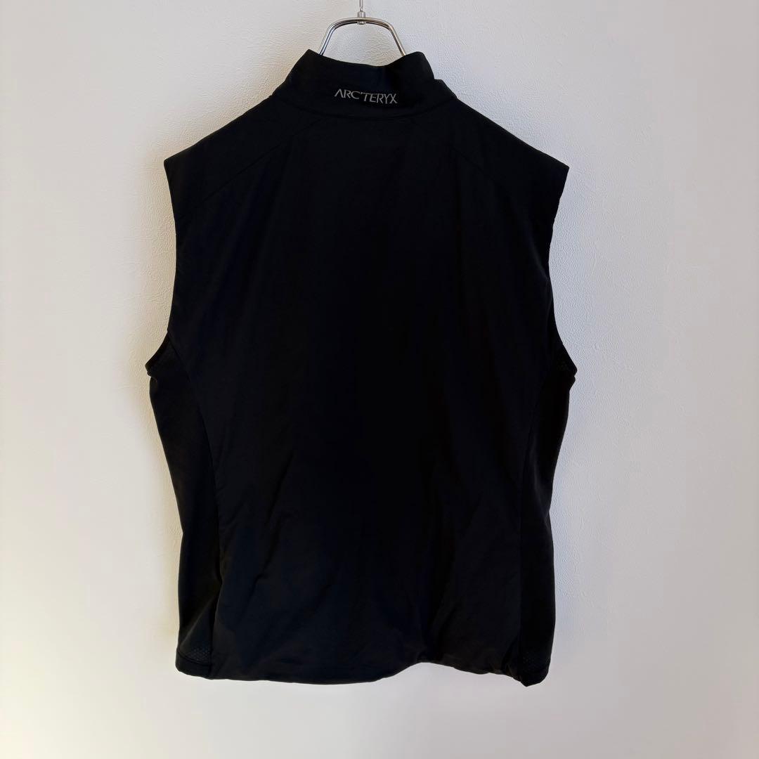【未使用級✨】ARC’TERYX Atom Vest 現行完売 黒　M 刺繍ロゴ