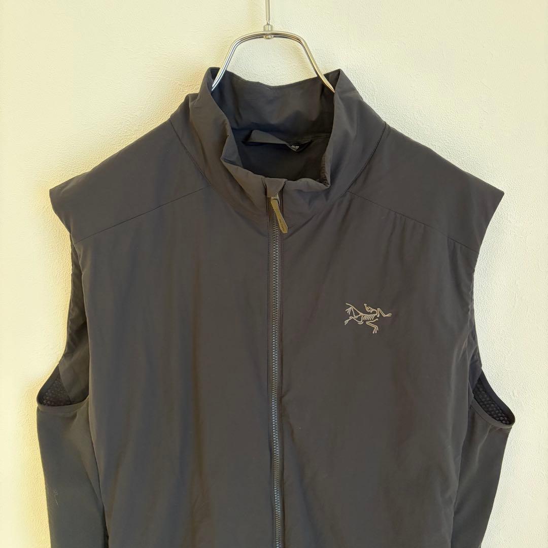 【未使用級✨】ARC’TERYX Atom Vest 現行完売 黒　M 刺繍ロゴ