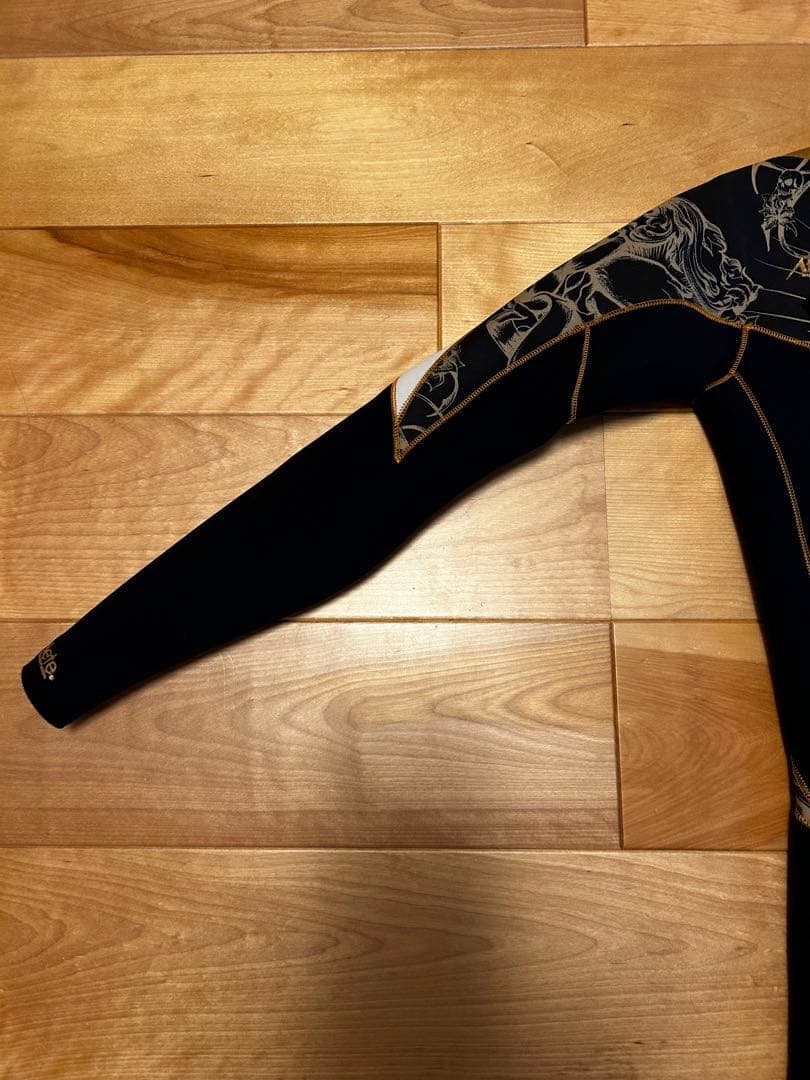BILLABONG　Athlete ウェットスーツ 黒金デザイン