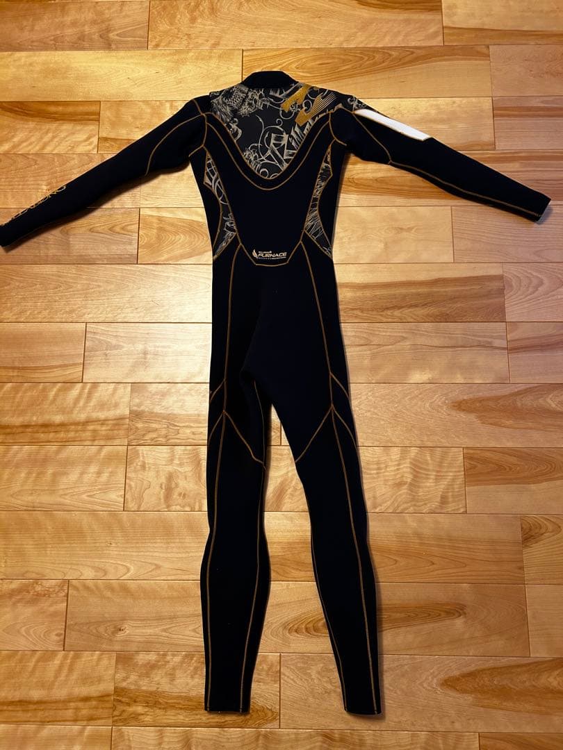 BILLABONG　Athlete ウェットスーツ 黒金デザイン