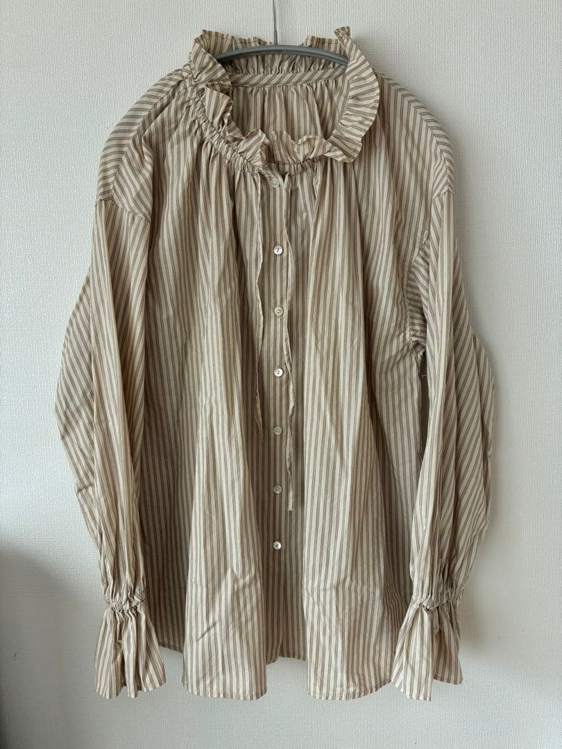 美品　2025AW SLOBE IENA タイプライターフリルカラーブラウス