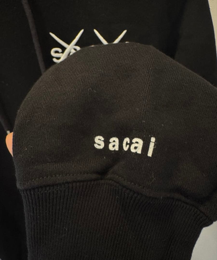 sacai サカイ kaws 2021SS 刺繍パーカー フーディー