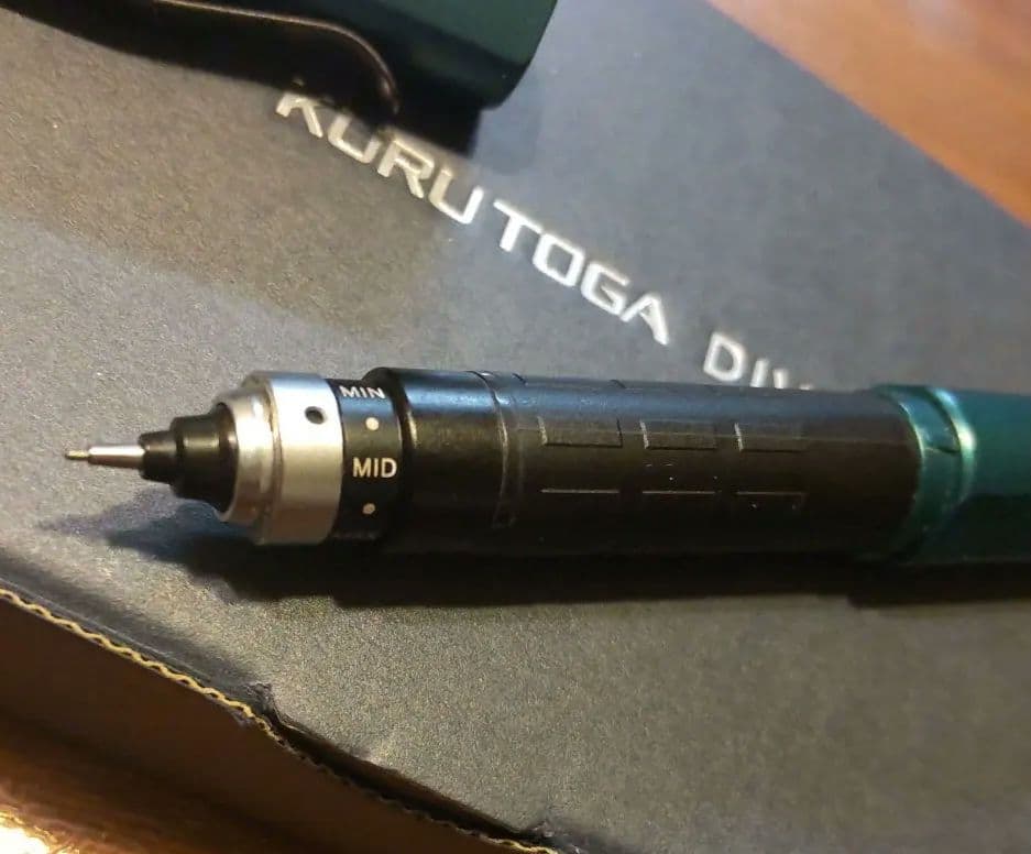 ❰美品❱KURUTOGA DIVE シャープペンシル 本体 デンスグリーン
