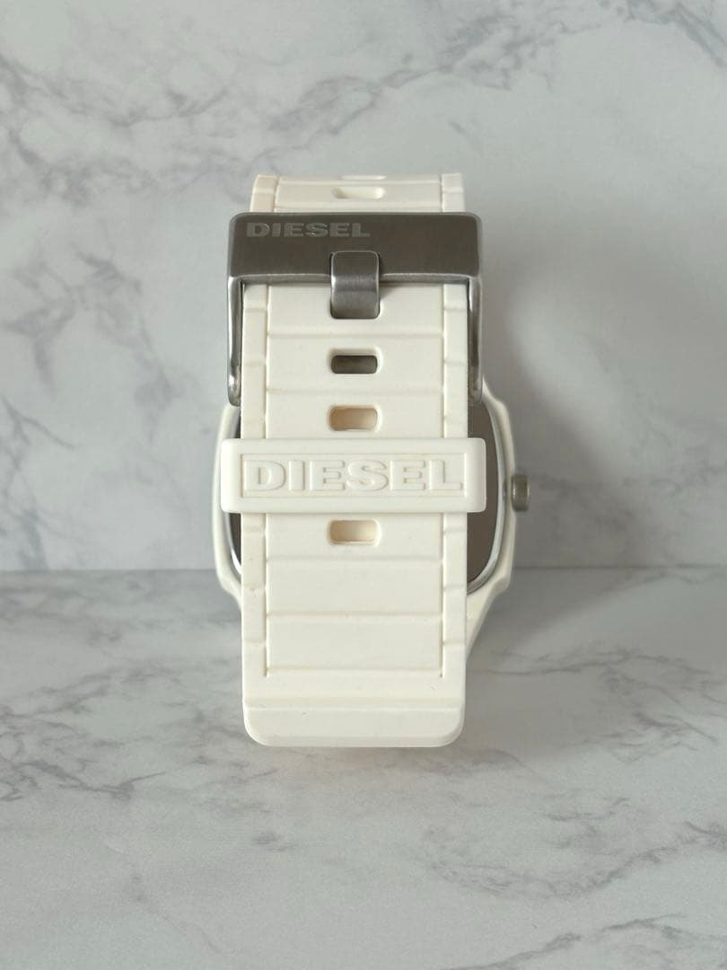 【美品】DIESEL 腕時計 DZ1321 シリコンラバー 5気圧防水