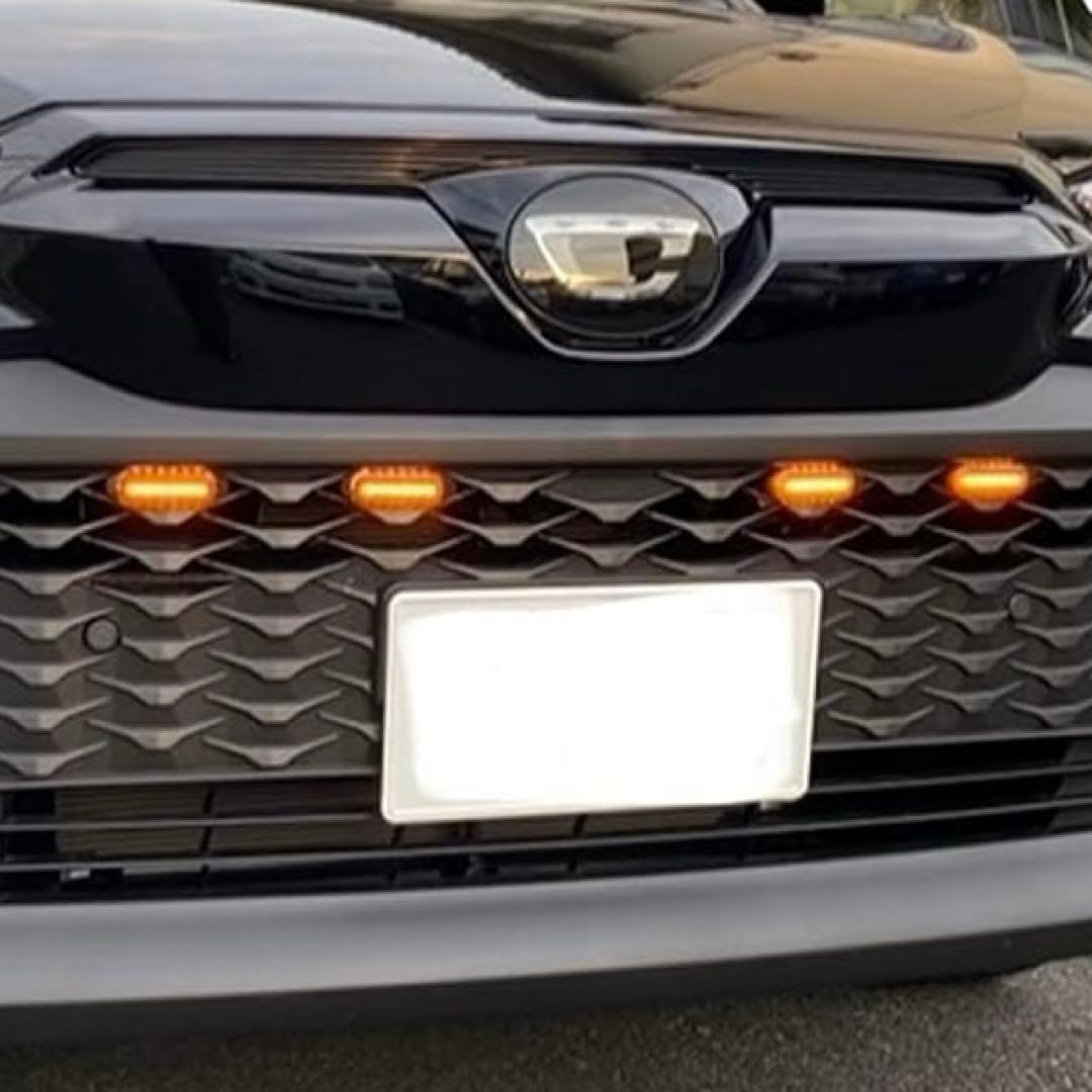 トヨタ カローラクロス10系 マイナーチェンジ前LEDグリルマーカーランプ