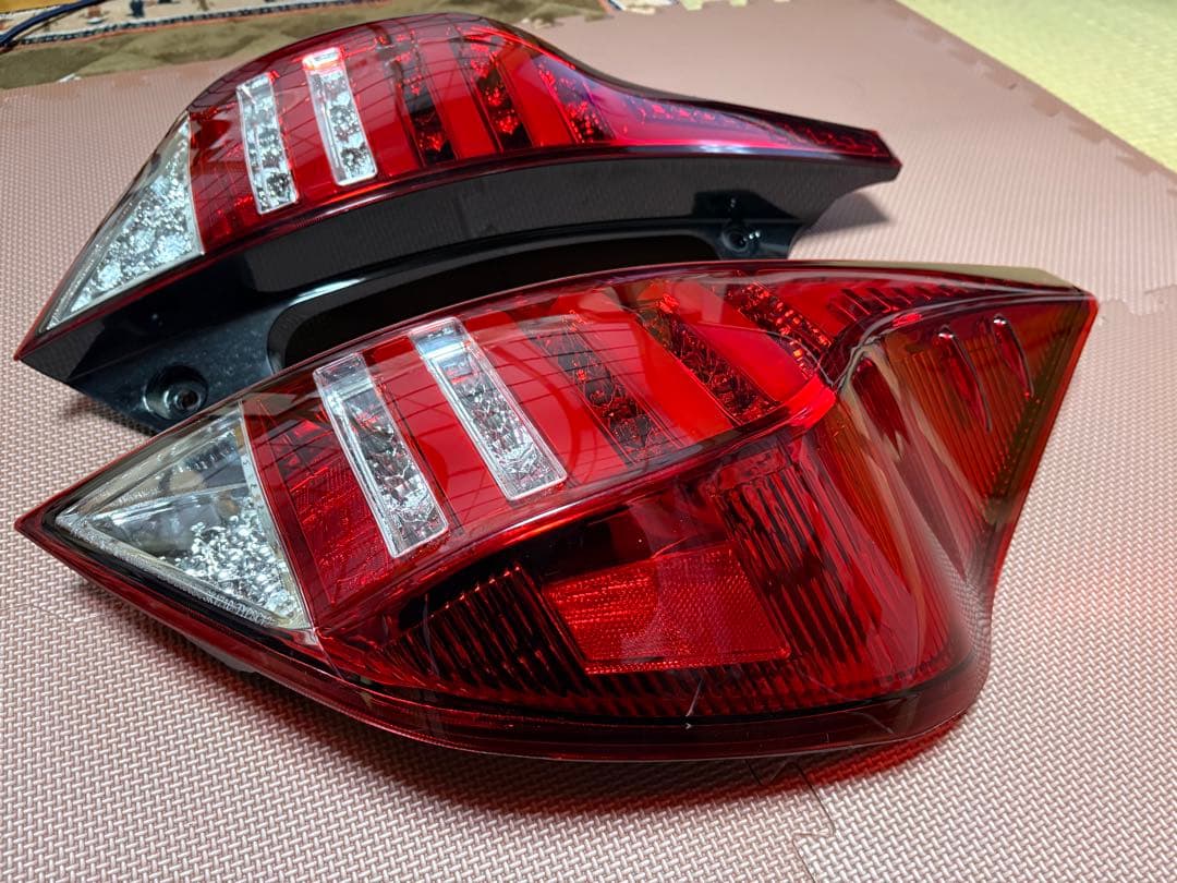 【ひろ】トヨタ アクア SONAR LEDテールランプユニット シーケンス