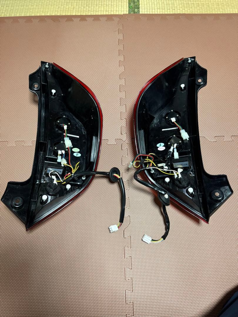 【ひろ】トヨタ アクア SONAR LEDテールランプユニット シーケンス