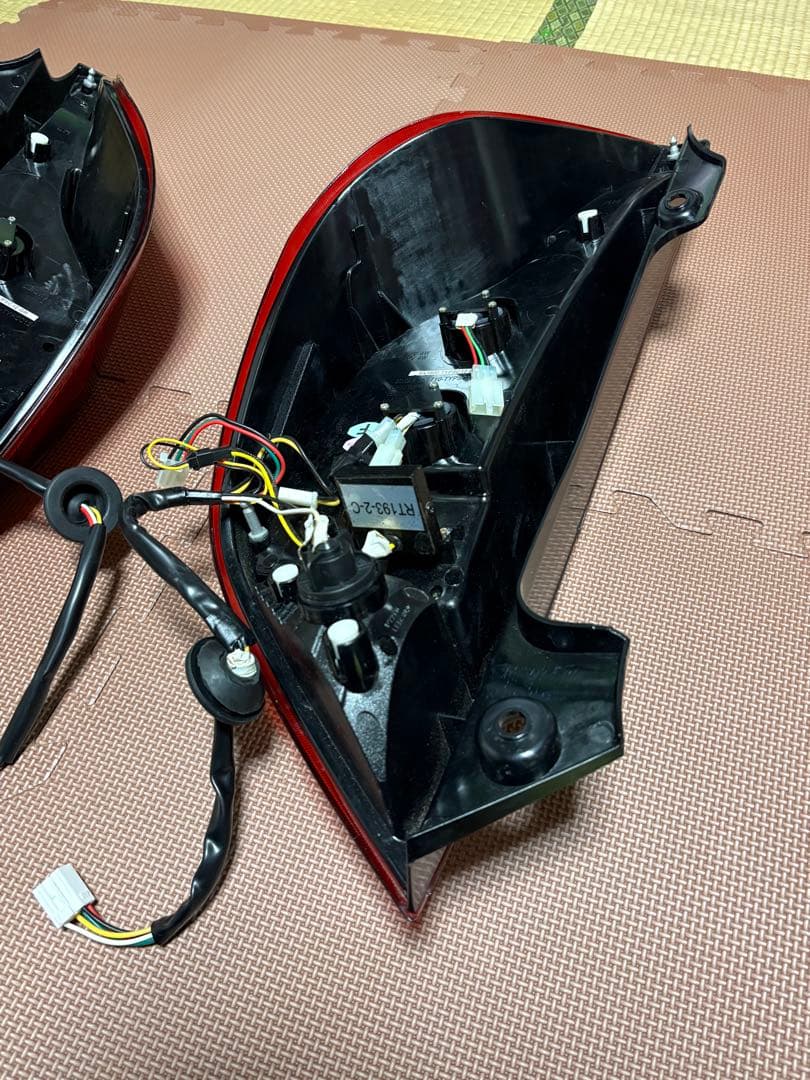 【ひろ】トヨタ アクア SONAR LEDテールランプユニット シーケンス
