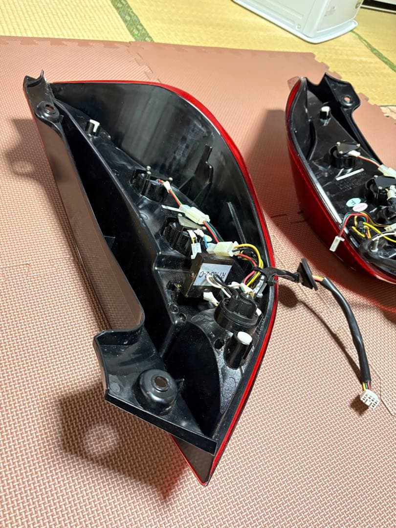 【ひろ】トヨタ アクア SONAR LEDテールランプユニット シーケンス