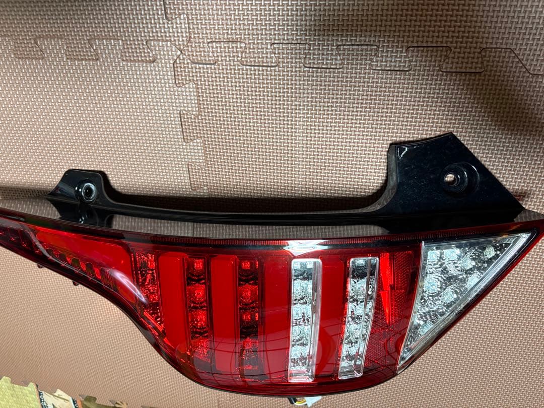 【ひろ】トヨタ アクア SONAR LEDテールランプユニット シーケンス