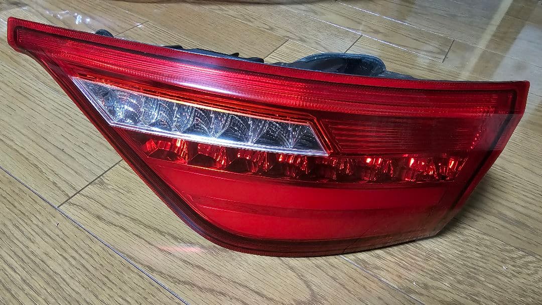 Valenti JEWEL LED テールランプ REVO ハリアー60