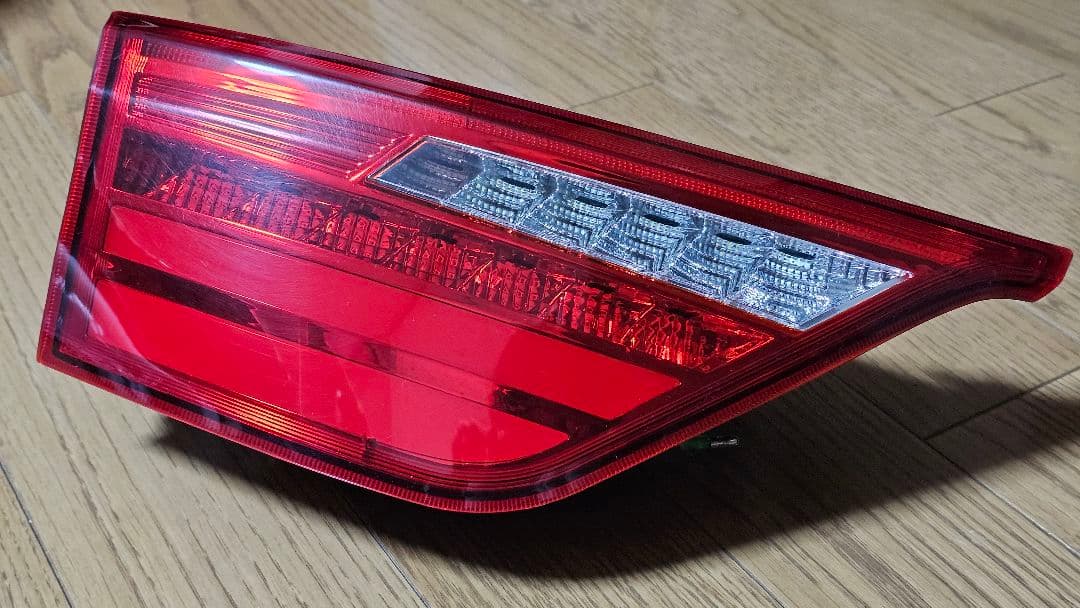 Valenti JEWEL LED テールランプ REVO ハリアー60