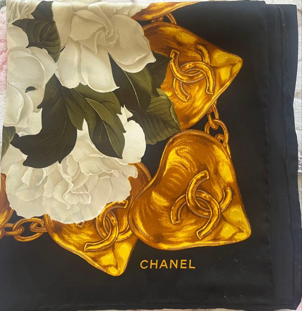 【美品 自宅保存】CHANEL 大判スカーフ カメリア柄 ブラック地