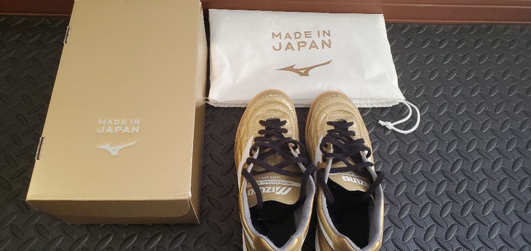 ミズノ　モレリア　インドア　ゴールド　27センチ
