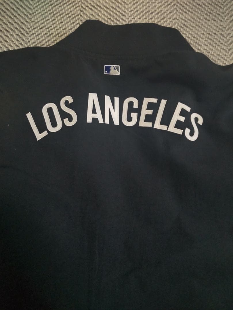 Nike Los Angeles Dodgers ボンバージャケット　ブラック