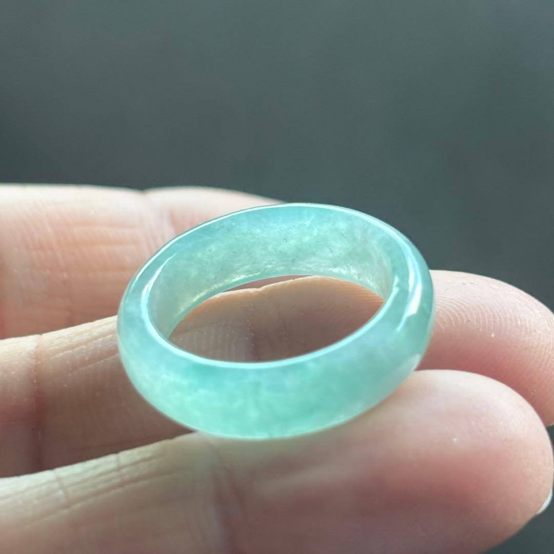 ミャンマー産 天然本翡翠 A貨 氷種　緑　くり抜きリング　約13号