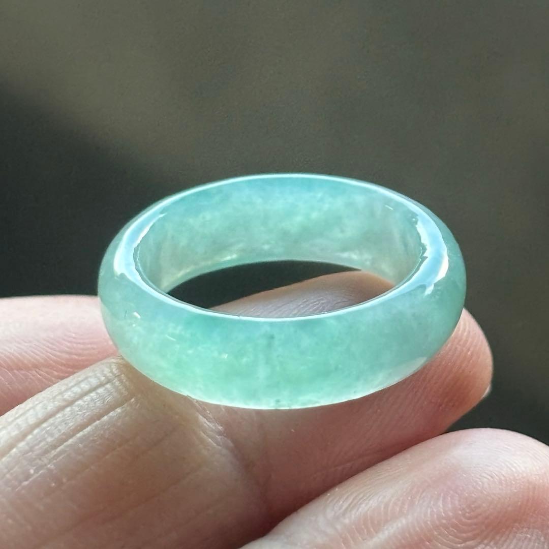 ミャンマー産 天然本翡翠 A貨 氷種　緑　くり抜きリング　約13号