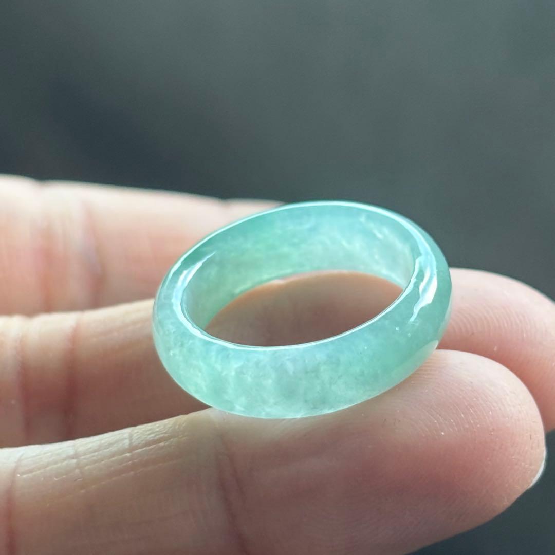 ミャンマー産 天然本翡翠 A貨 氷種　緑　くり抜きリング　約13号