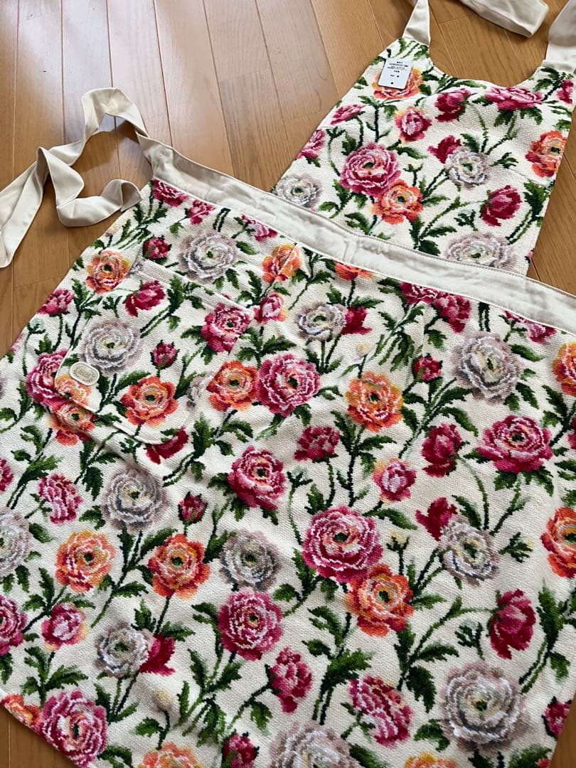 【新品】FEILER フェイラー　花柄エプロン