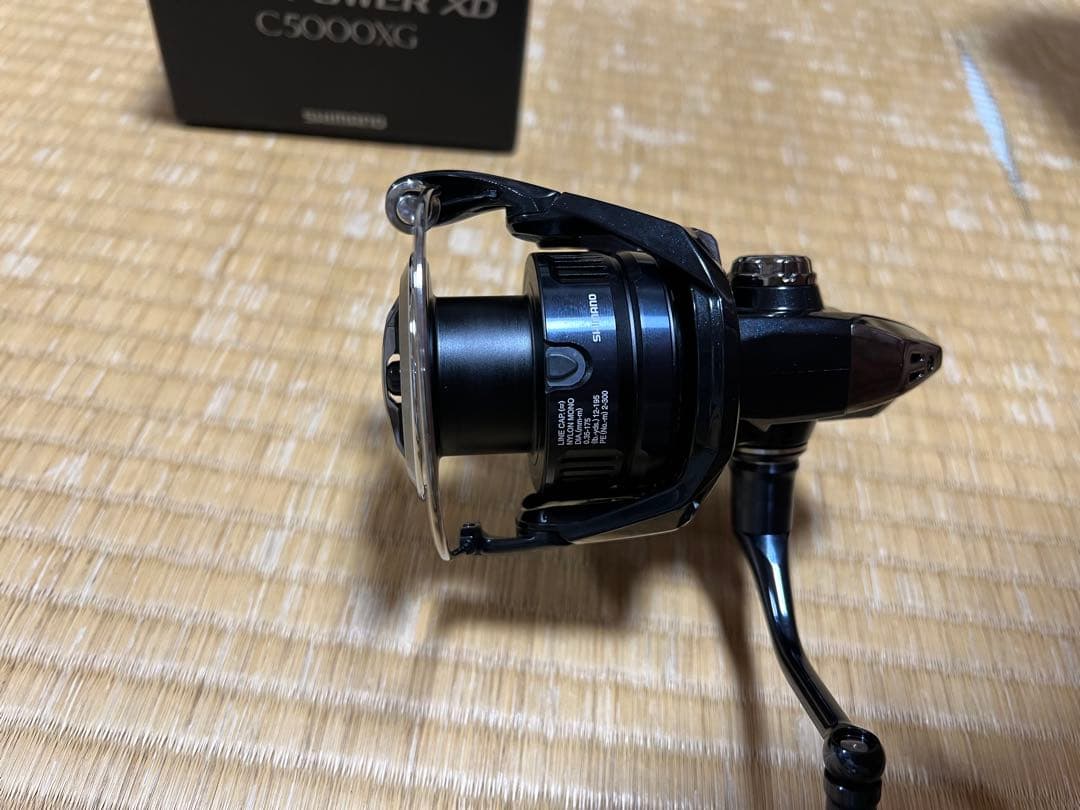 SHIMANO C5000XG スピニングリール　ツインパワーXD
