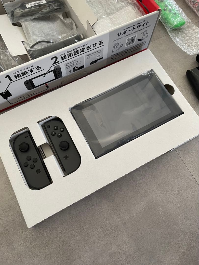 Nintendo Switch 本体 + ジョイコン2個＋おまけ