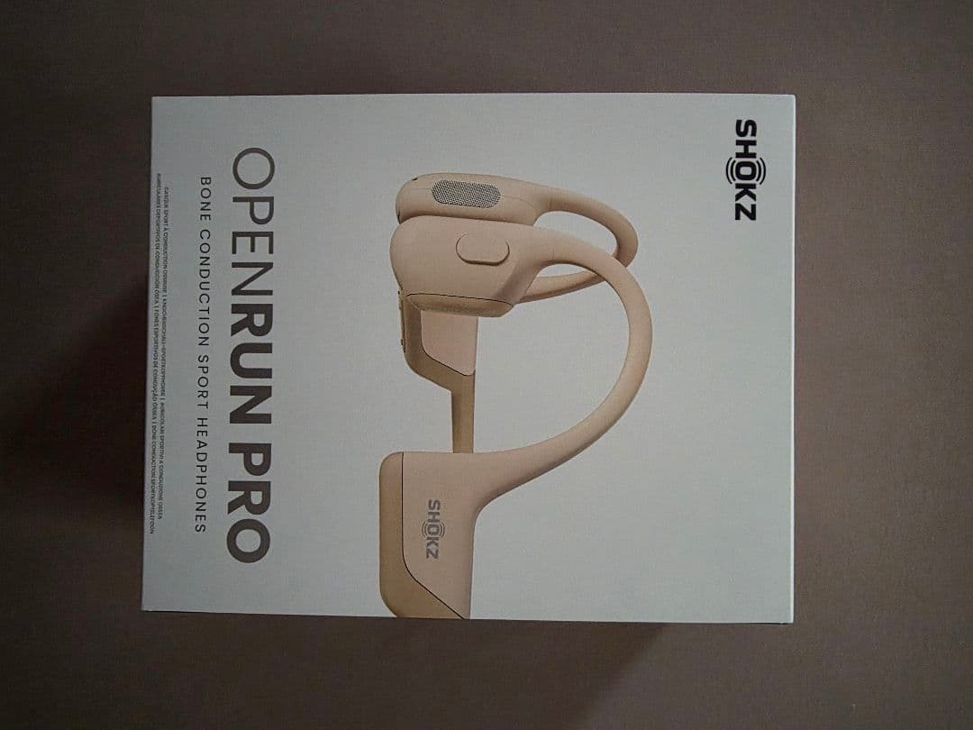 SHOKZのOPENRUN PRO　 骨伝導イヤホン　ベージュ