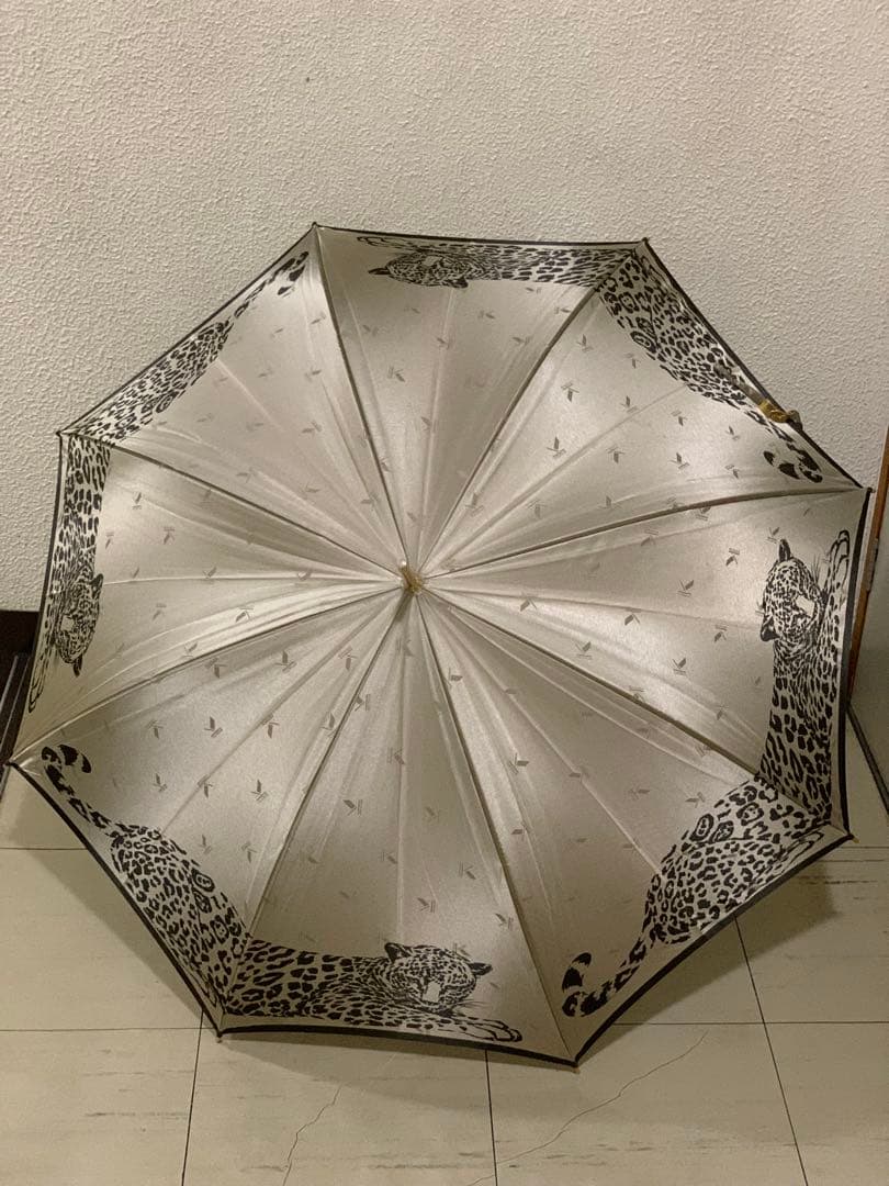 KofKRIZIAヒョウ柄シルバーブラウン雨傘大判長傘オーロラ猫科豹柄ゴールド骨