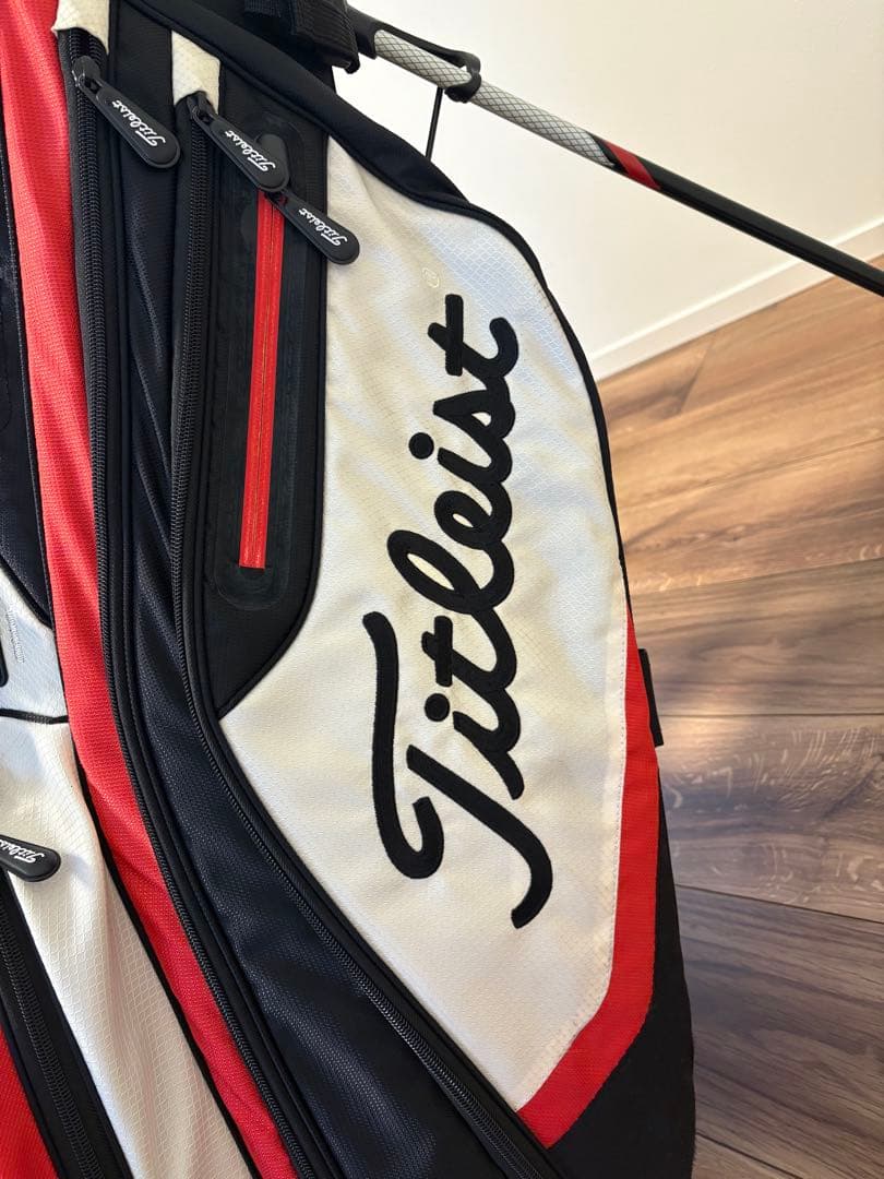 Titleist スタンドバッグ 黒/赤/白 軽量スタンドキャディバック