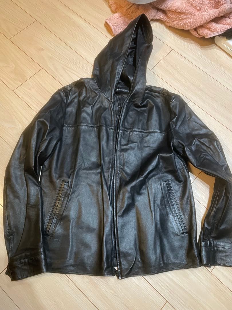 FENDI フード付きブラック　ラムレザージャケット