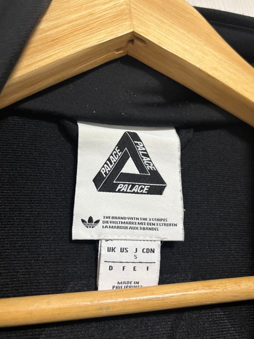 palace adidas トラックジャージ