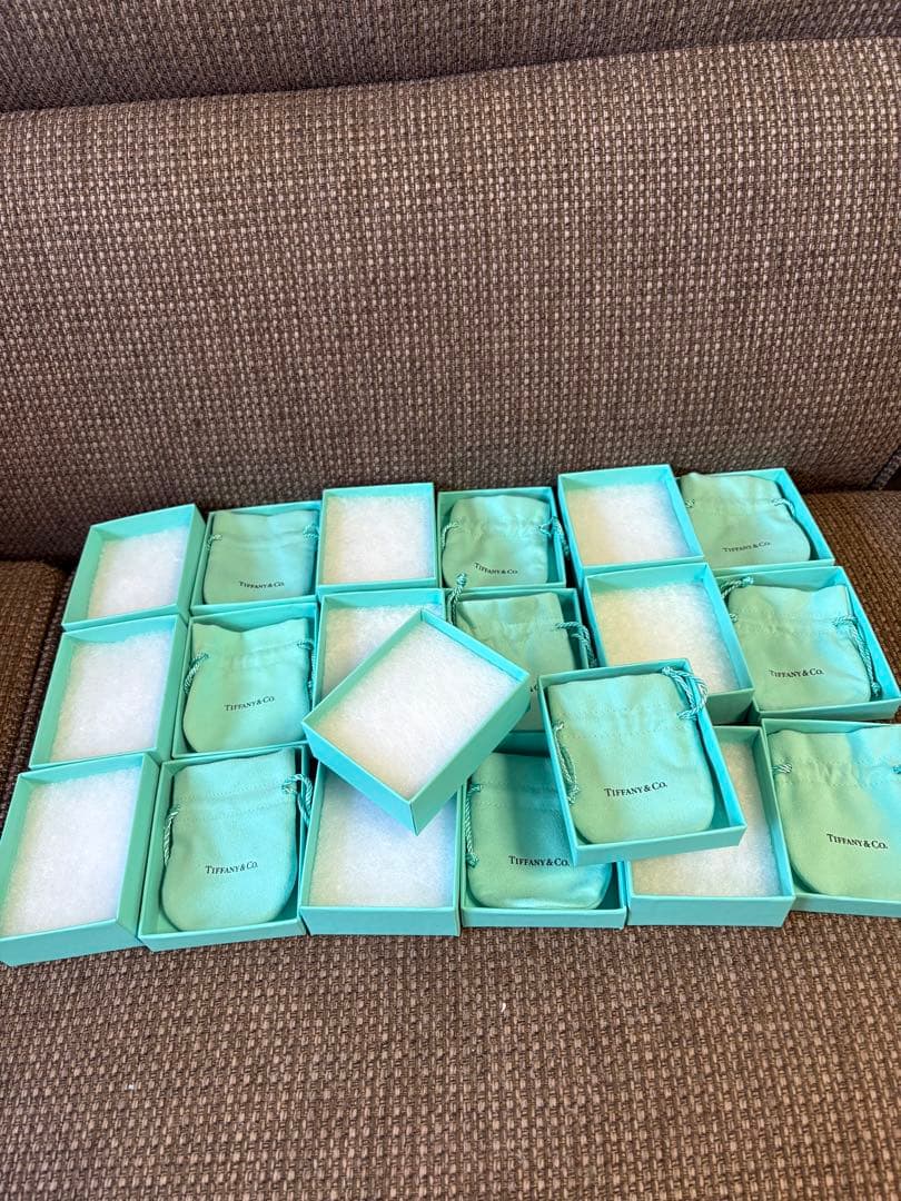 現行品　極美品Tiffany ティファニー空箱　巾着袋10セット