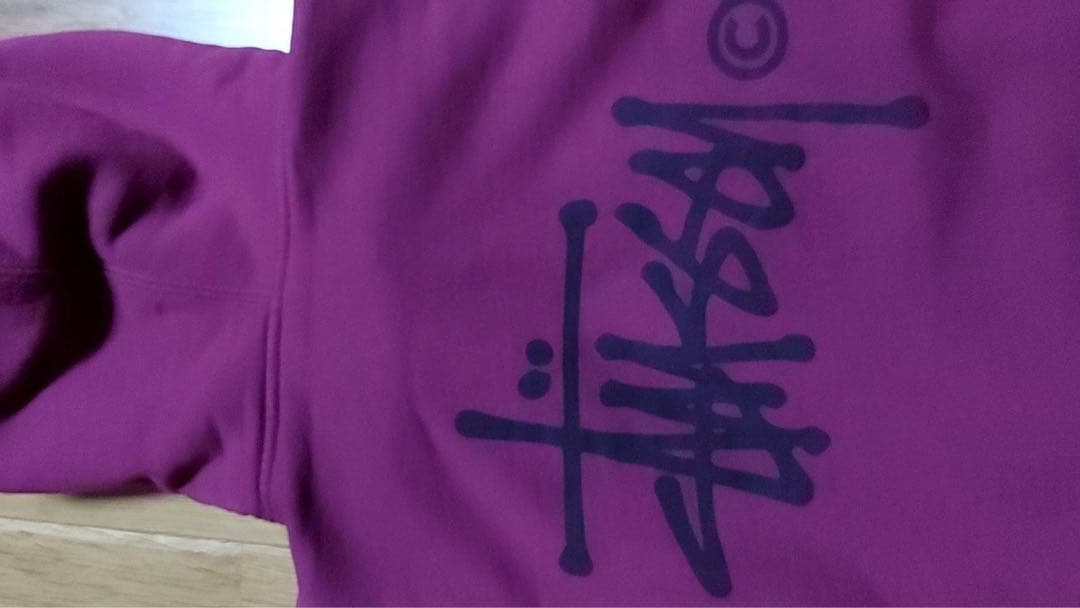 stussyレディースパーカーワインレッド