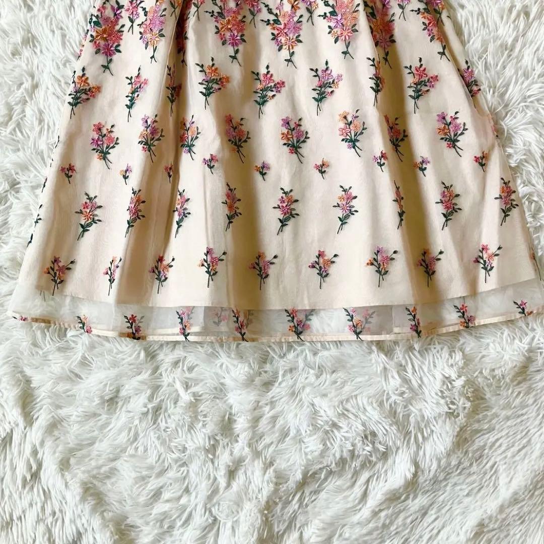 極美品✨トッカ　花柄　刺繍ワンピース サザンクロス　フレア　ピンクベージュ