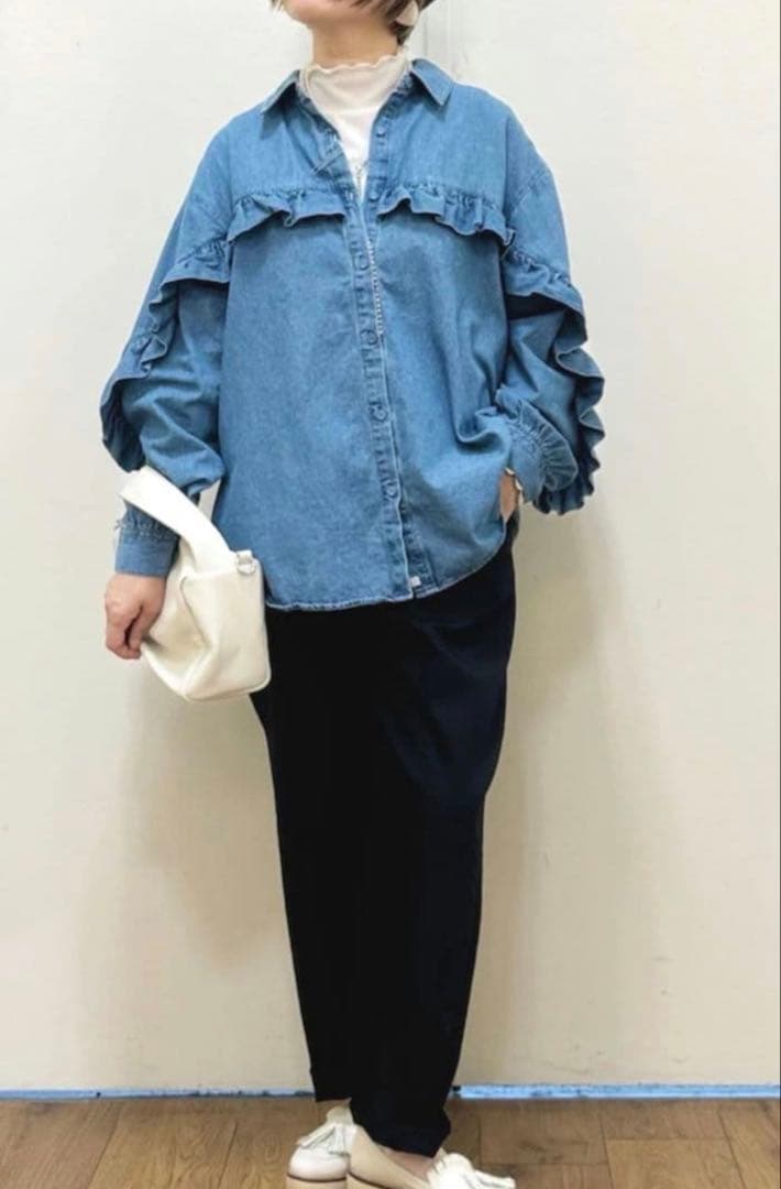【新品】SOMETHING フリルスリーブデニムブラウス　インディゴブル