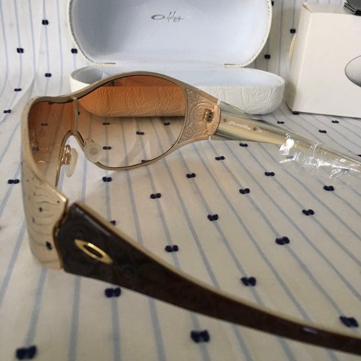 OAKLEY オークレー US限定 breathless サングラス　gold