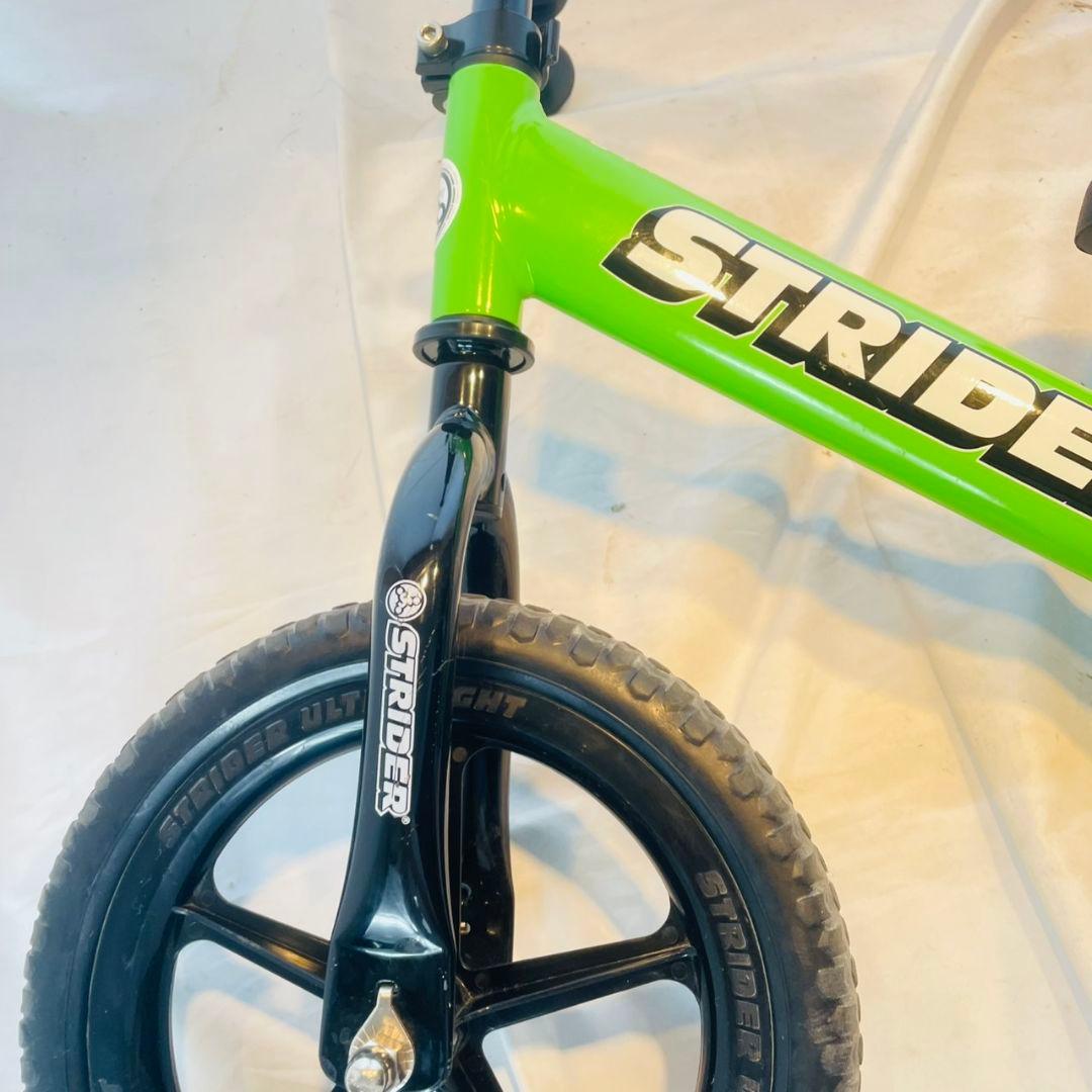 STRIDER スポーツモデルグリーン 12インチ　キックスタンド使用