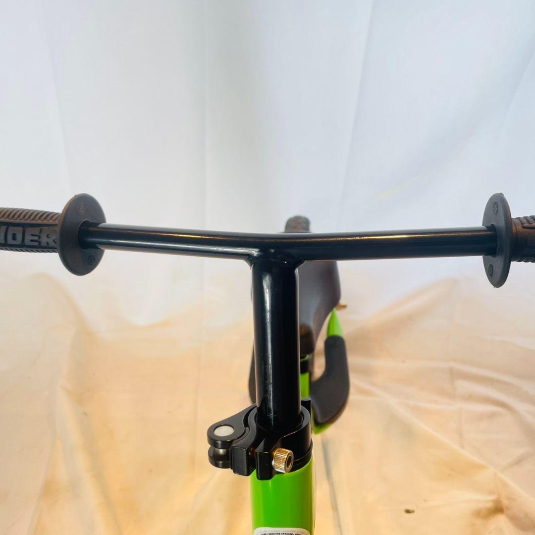 STRIDER スポーツモデルグリーン 12インチ　キックスタンド使用