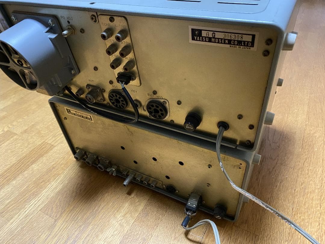 YAESU　FL-101、FR-101　八重洲無線　送・受信機