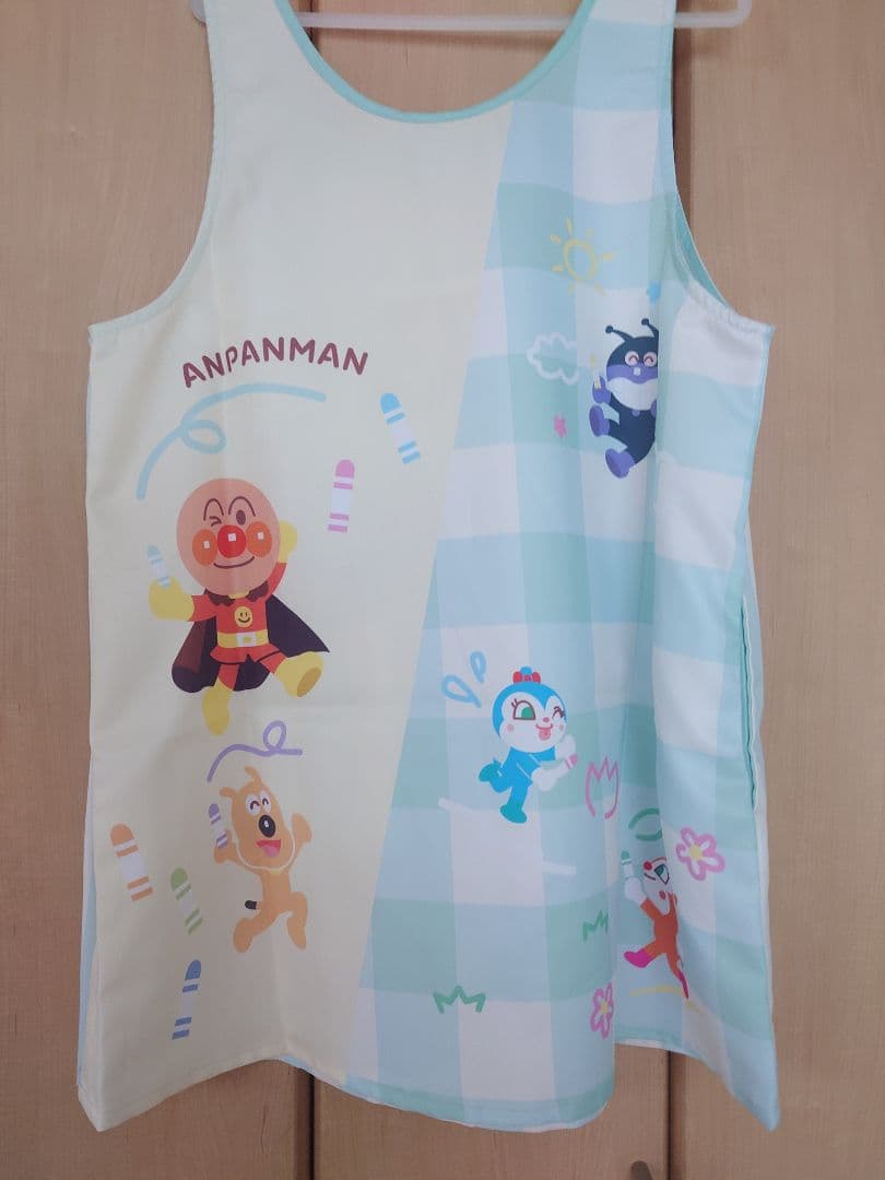 新品未使用☆アンパンマン 保育士エプロン＆靴下セット アンパンマンエプロン