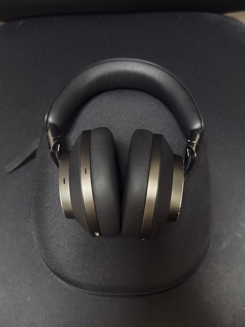 パ*イ様 Bowers & Wilkins px8