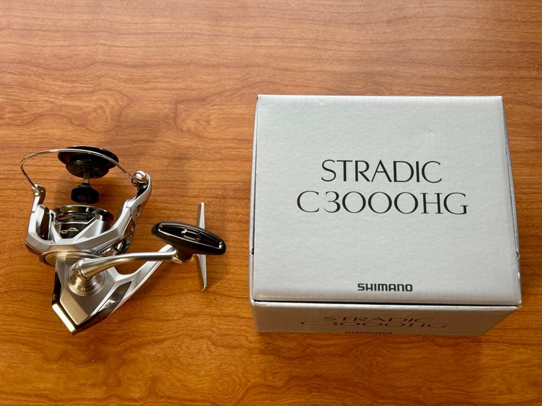 SHIMANO 23ストラディック C3000HG スプール無し 難あり